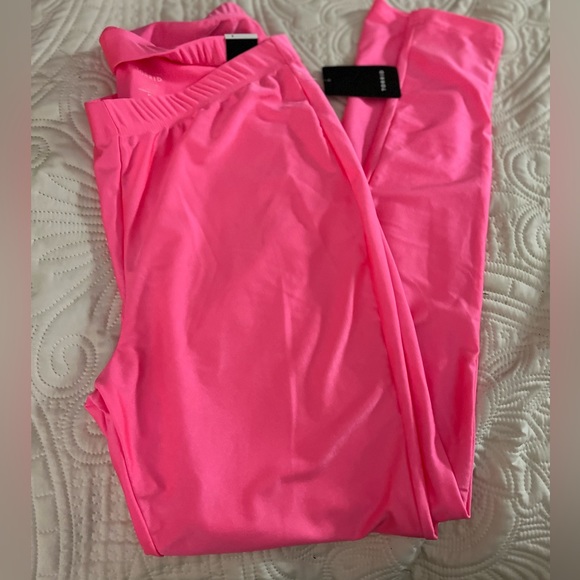 torrid Pants - Torrid Barbie pink leggings size 2 NWT